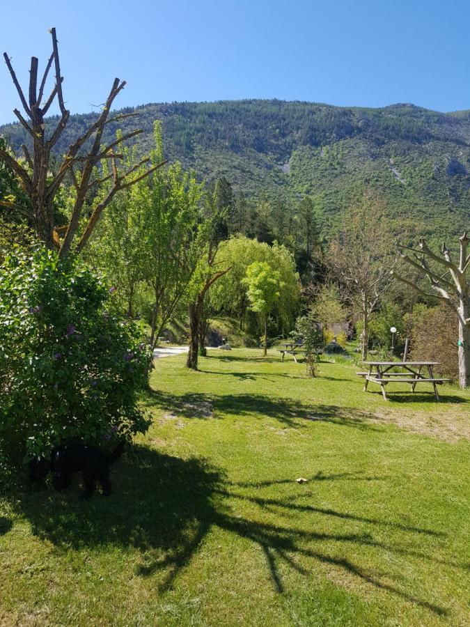 Camping Calme Et Nature 카스텔란 외부 사진