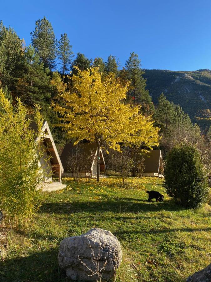 Camping Calme Et Nature 카스텔란 외부 사진