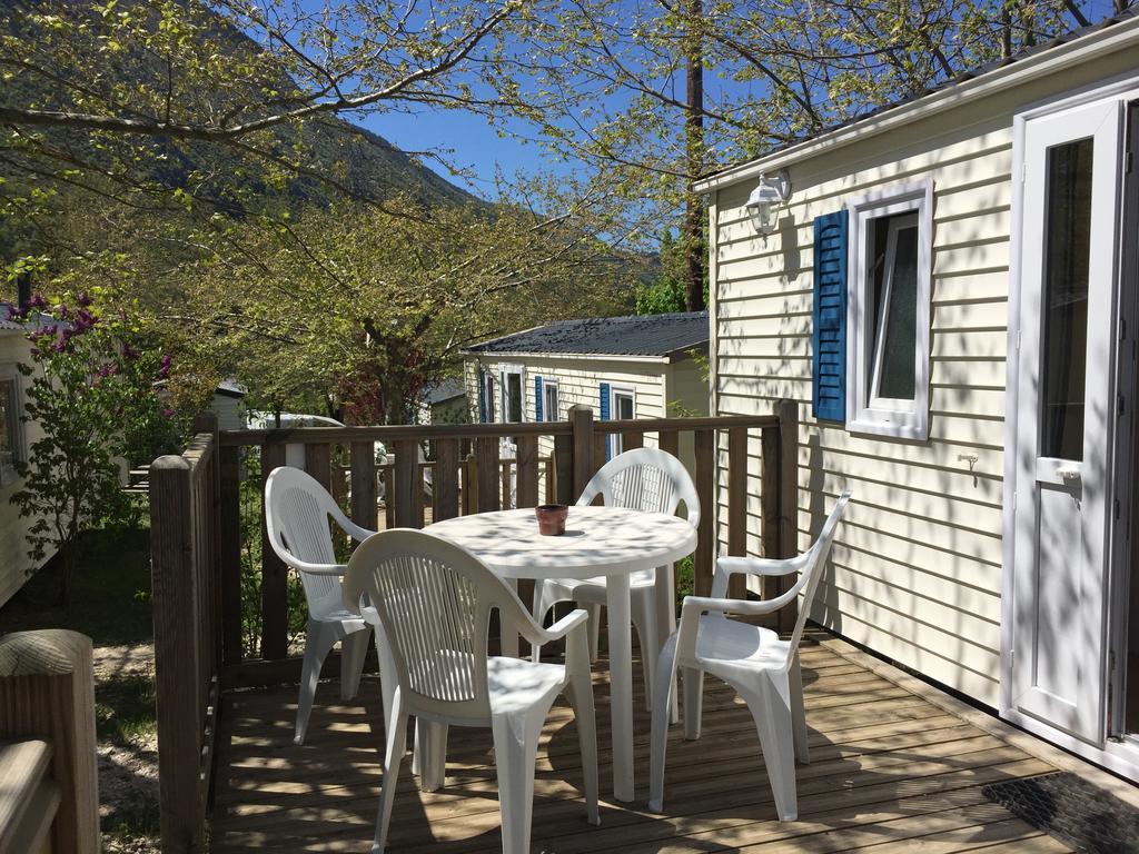 Camping Calme Et Nature 카스텔란 외부 사진